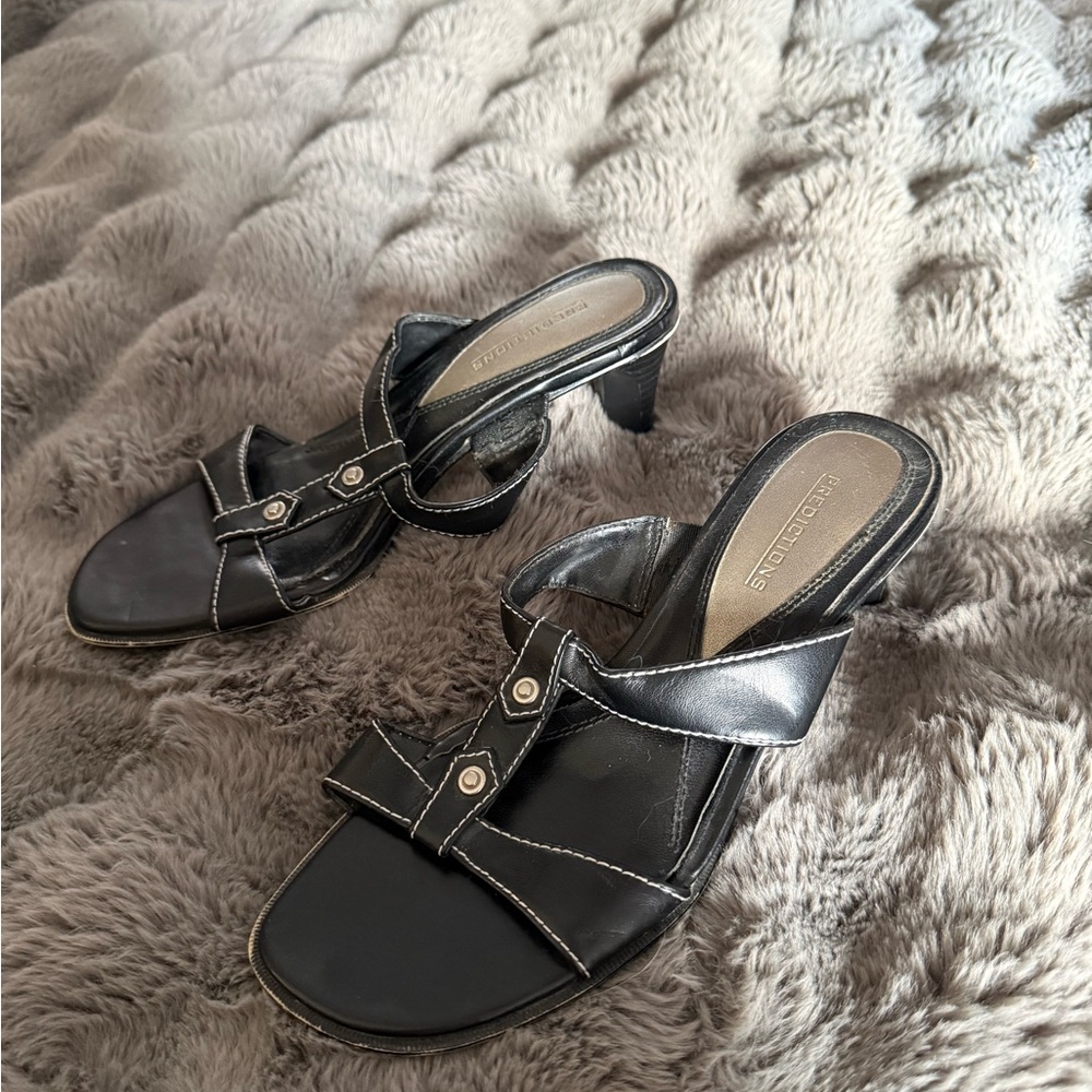 VINTAGE 90’s Black Women’s Kitten Heels